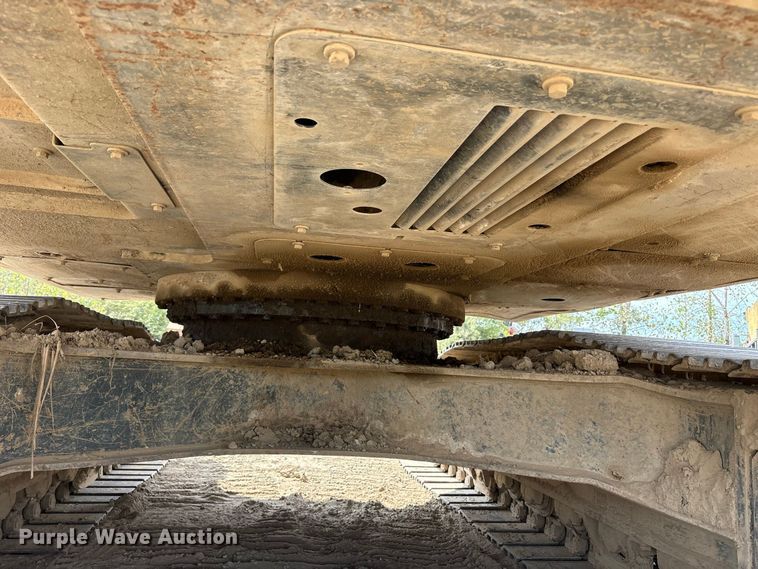 image for item FK2111 2012 Hyundai 210LC-9 excavator