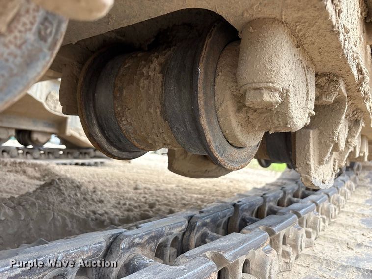 image for item FK2111 2012 Hyundai 210LC-9 excavator