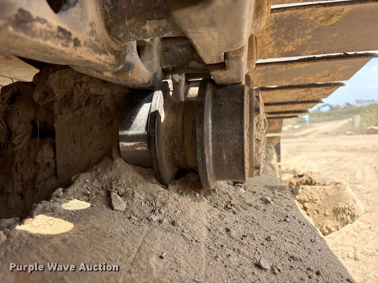 image for item FK2111 2012 Hyundai 210LC-9 excavator