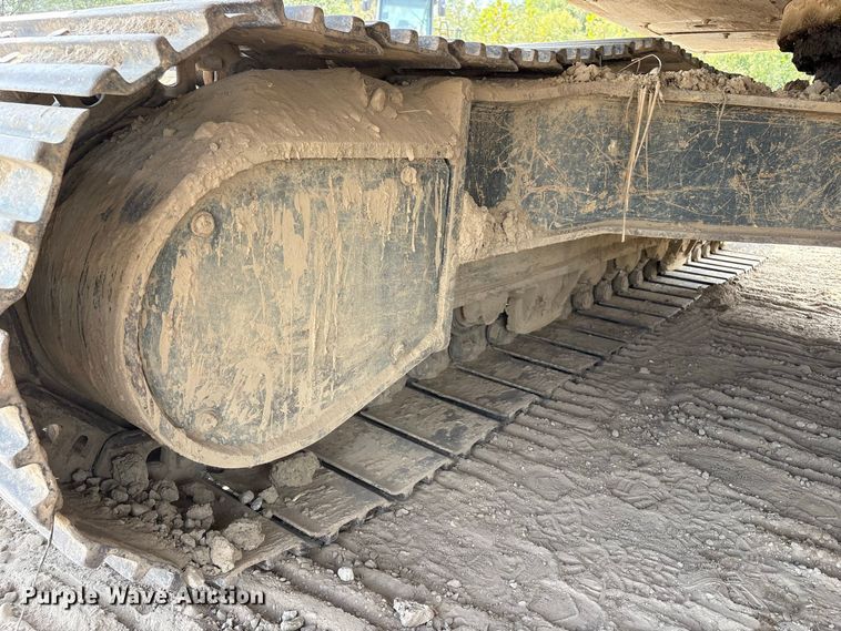 image for item FK2111 2012 Hyundai 210LC-9 excavator