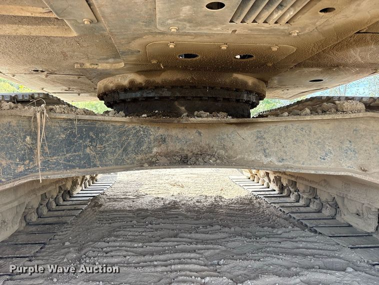 image for item FK2111 2012 Hyundai 210LC-9 excavator