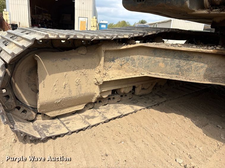 image for item FK2111 2012 Hyundai 210LC-9 excavator