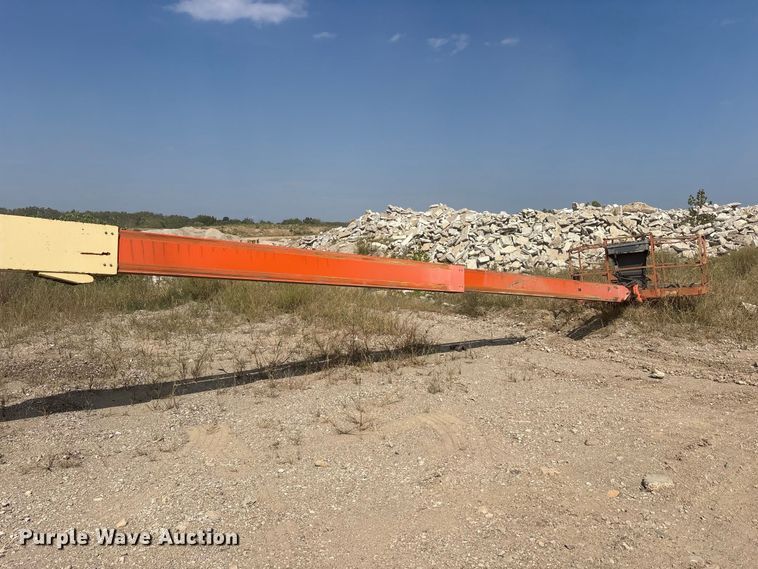 image for item FK2112 2005 JLG 600S boom lift