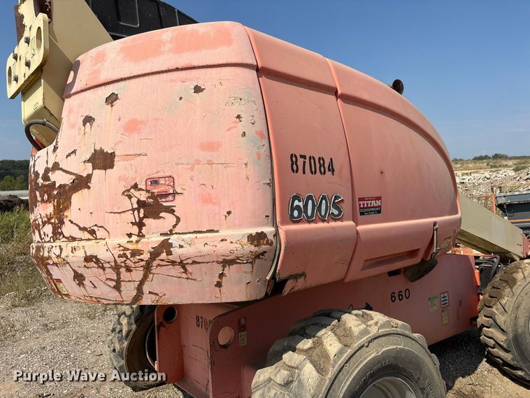 image for item FK2112 2005 JLG 600S boom lift