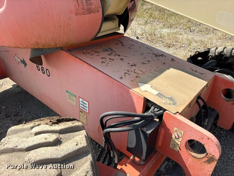 image for item FK2112 2005 JLG 600S boom lift