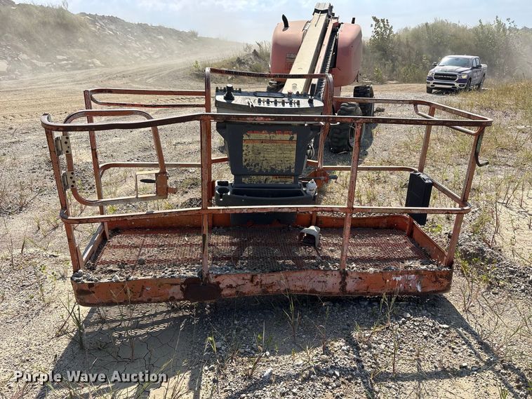 image for item FK2112 2005 JLG 600S boom lift
