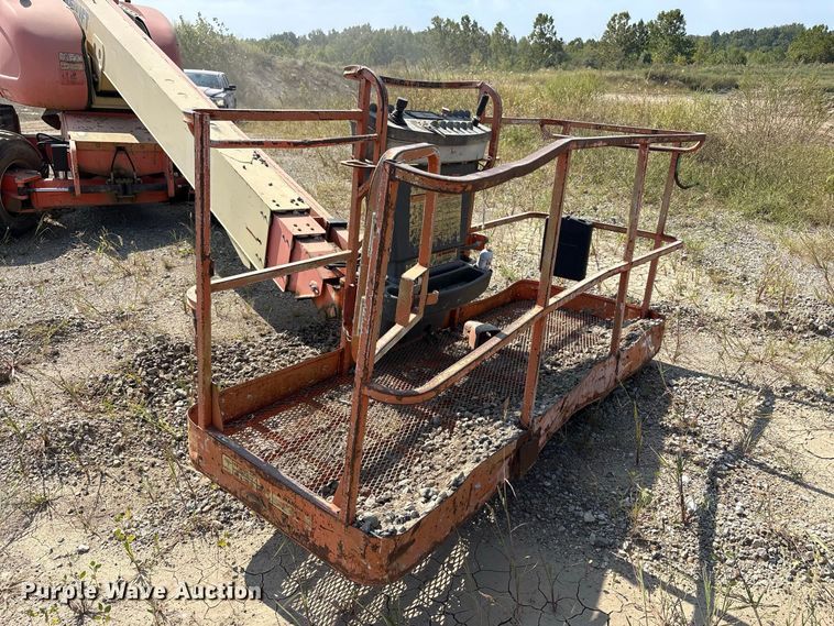 image for item FK2112 2005 JLG 600S boom lift