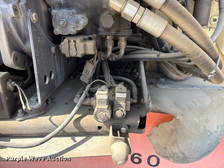 image for item FK2112 2005 JLG 600S boom lift