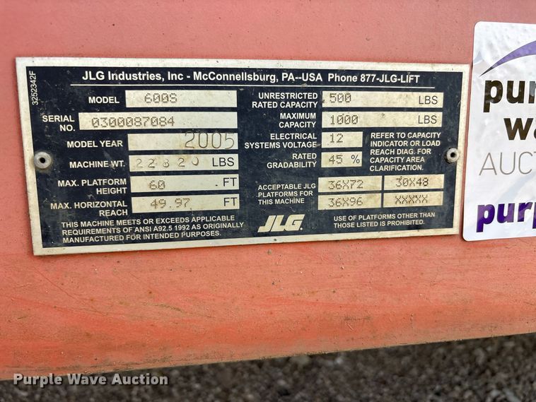 image for item FK2112 2005 JLG 600S boom lift