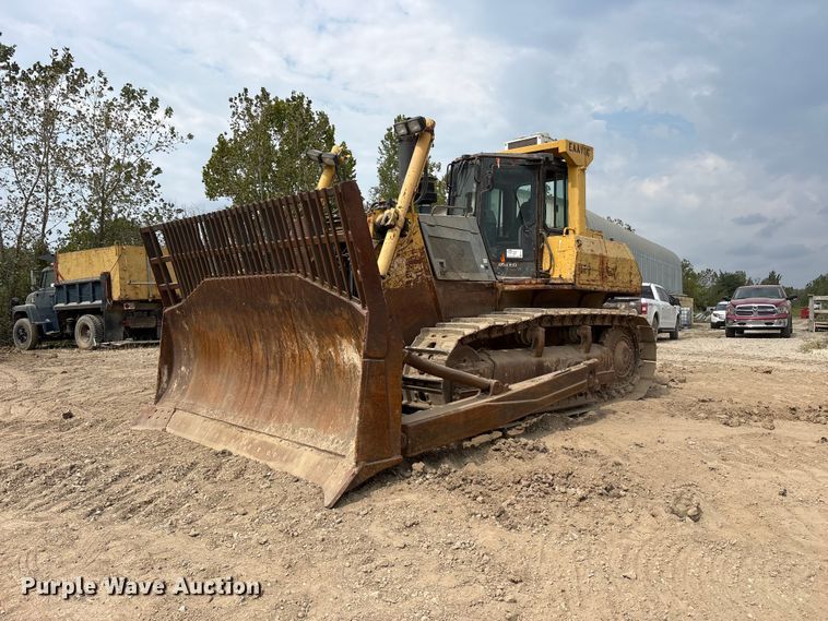 image for item FK2113 2004 Komatsu D85EX-15 dozer