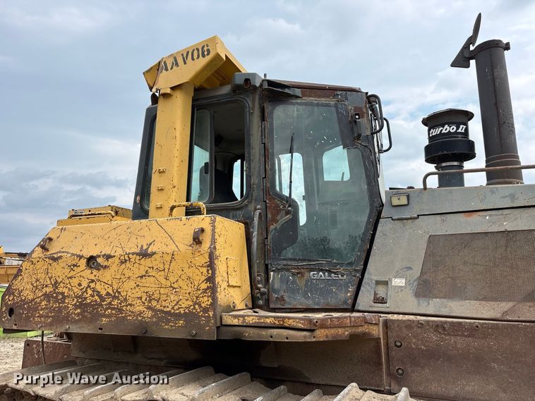 image for item FK2113 2004 Komatsu D85EX-15 dozer