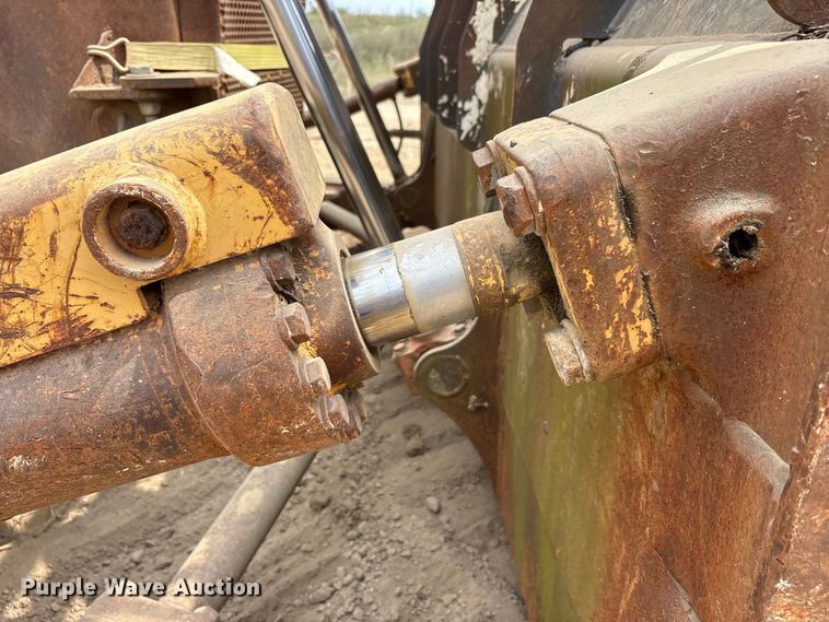 image for item FK2113 2004 Komatsu D85EX-15 dozer