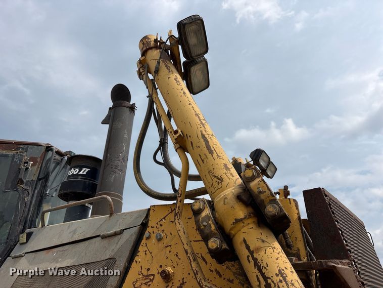 image for item FK2113 2004 Komatsu D85EX-15 dozer