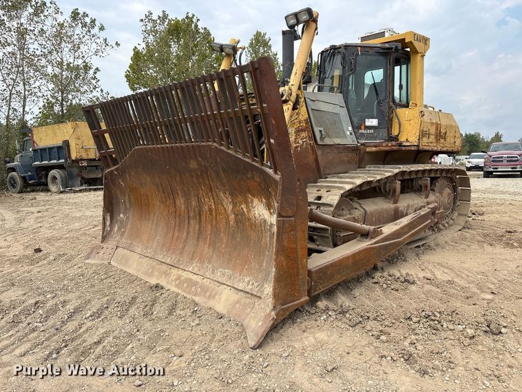 image for item FK2113 2004 Komatsu D85EX-15 dozer