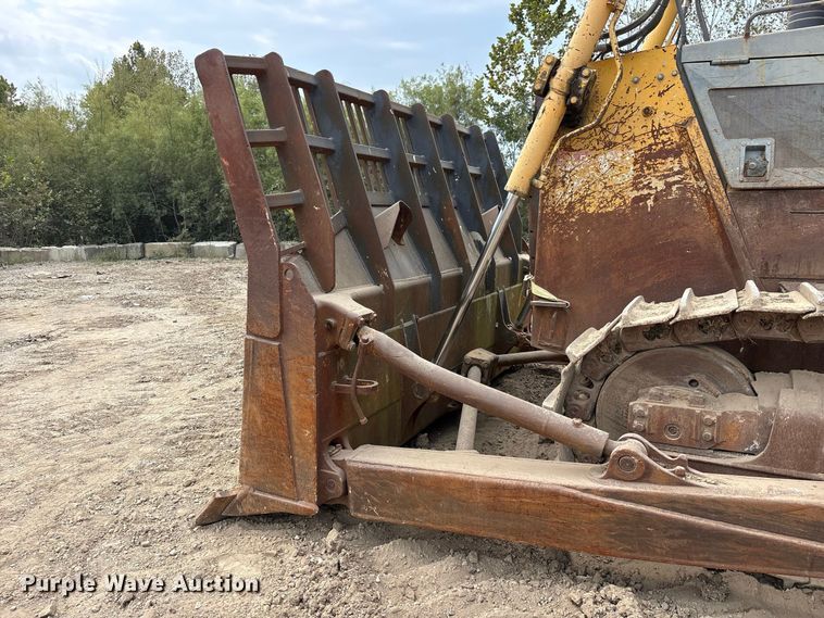 image for item FK2113 2004 Komatsu D85EX-15 dozer