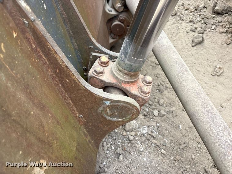 image for item FK2113 2004 Komatsu D85EX-15 dozer