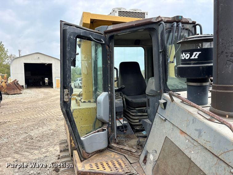 image for item FK2113 2004 Komatsu D85EX-15 dozer