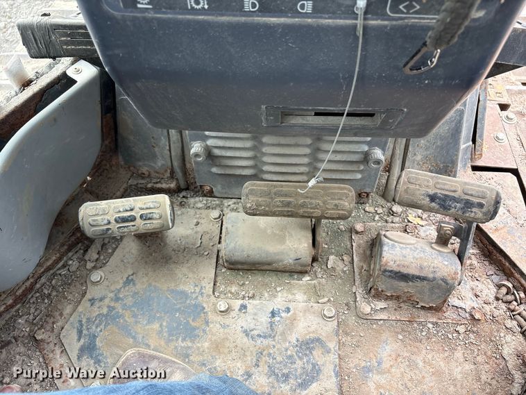 image for item FK2113 2004 Komatsu D85EX-15 dozer