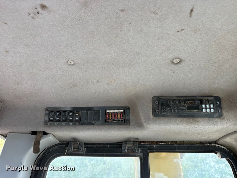 image for item FK2113 2004 Komatsu D85EX-15 dozer