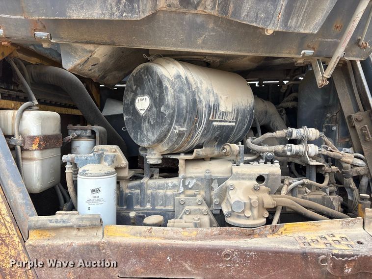image for item FK2113 2004 Komatsu D85EX-15 dozer
