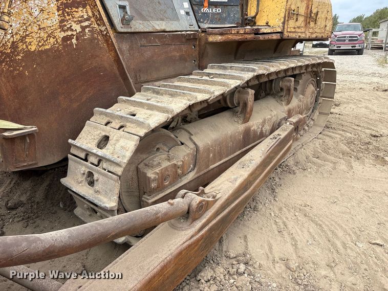 image for item FK2113 2004 Komatsu D85EX-15 dozer