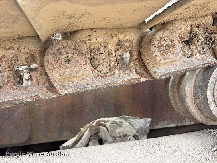 image for item FK2113 2004 Komatsu D85EX-15 dozer