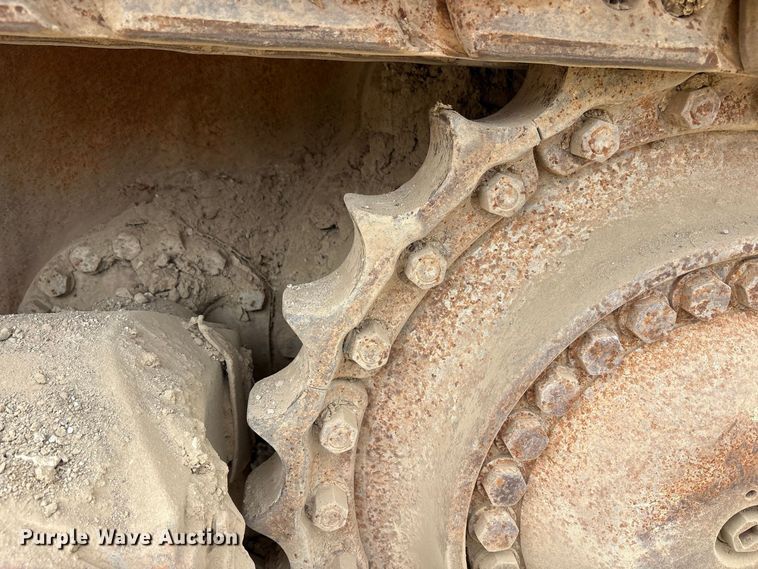 image for item FK2113 2004 Komatsu D85EX-15 dozer