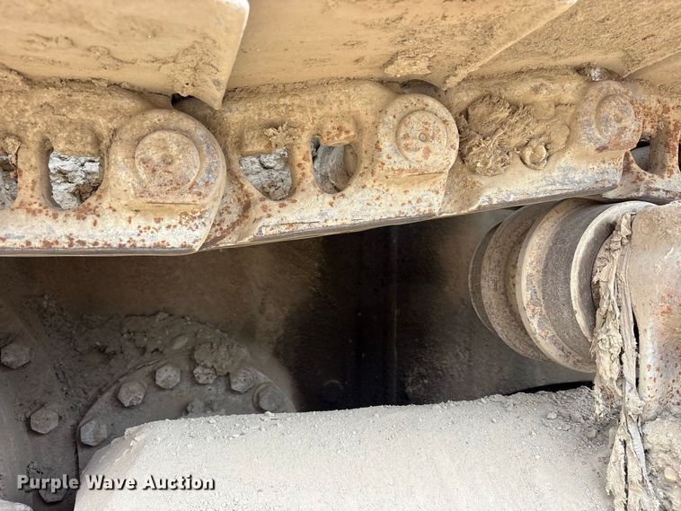 image for item FK2113 2004 Komatsu D85EX-15 dozer