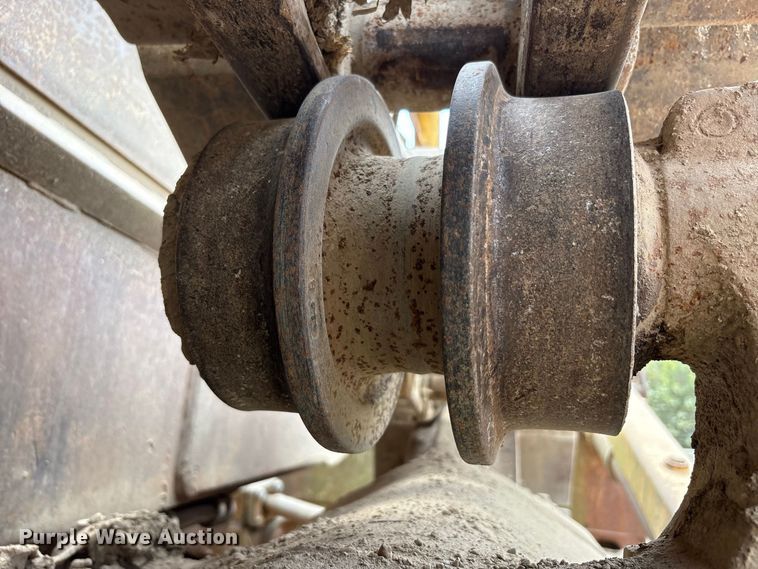 image for item FK2113 2004 Komatsu D85EX-15 dozer