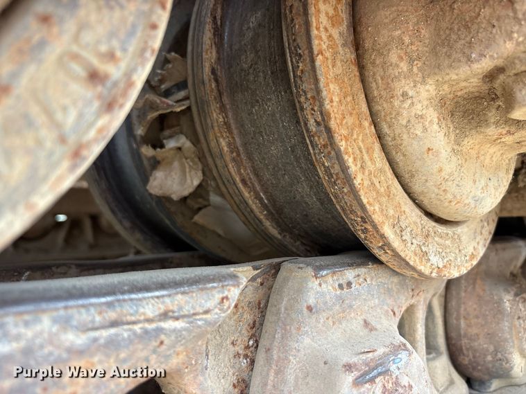 image for item FK2113 2004 Komatsu D85EX-15 dozer
