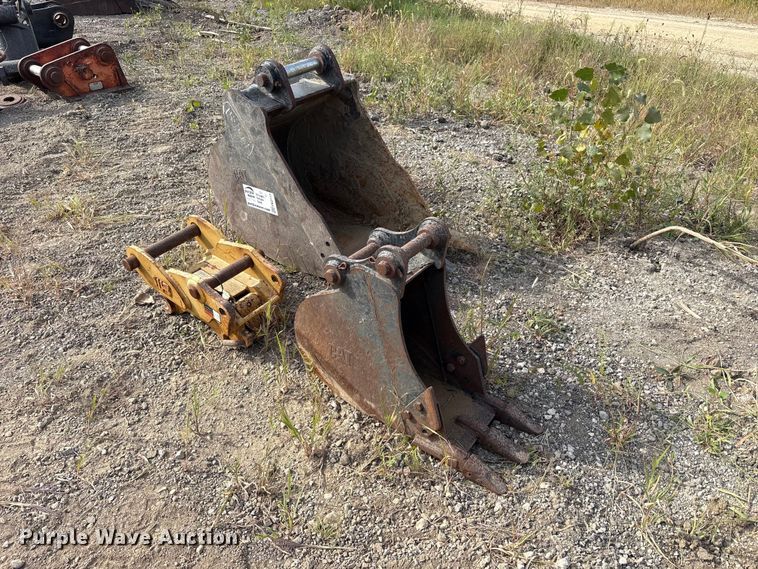 image for item FK2117 (3) Excavator attachments