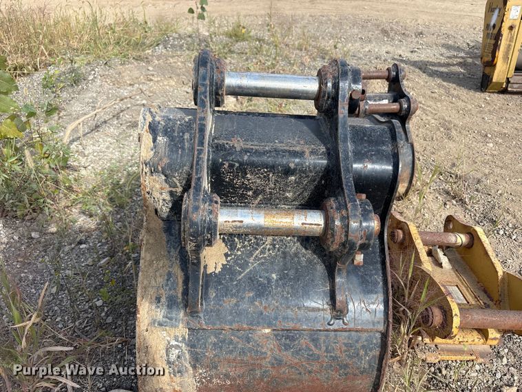 image for item FK2117 (3) Excavator attachments