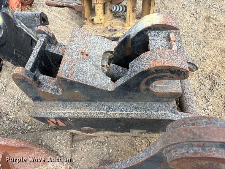 image for item FK2118 (9) Excavator couplers