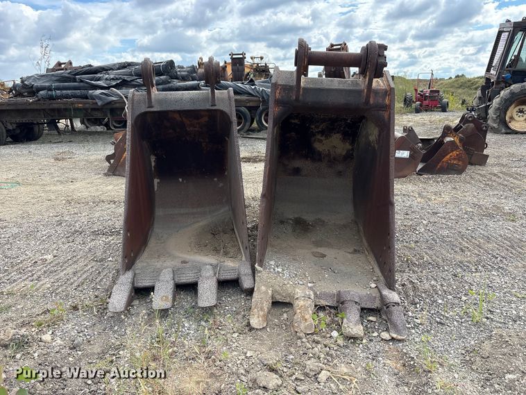 image for item FK2119 (2) Excavator buckets