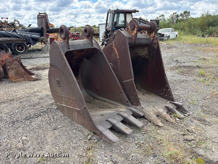 image for item FK2119 (2) Excavator buckets