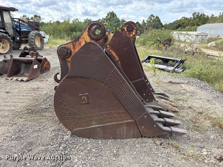 image for item FK2119 (2) Excavator buckets