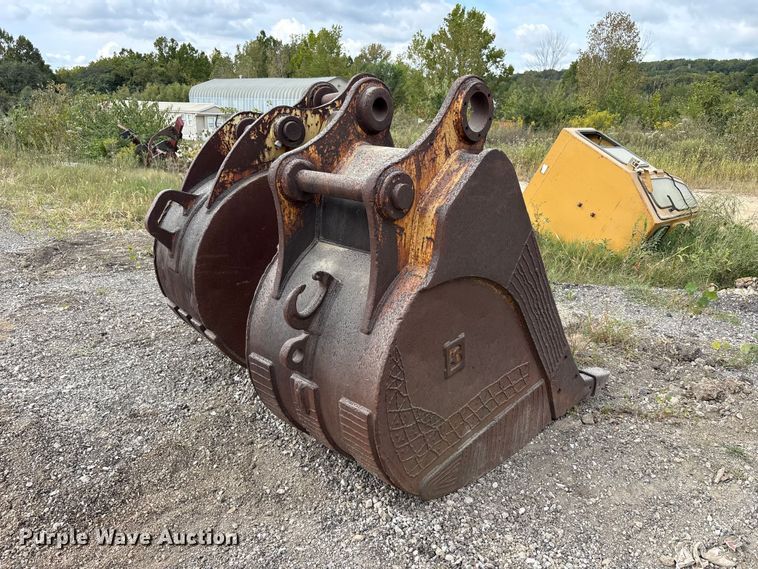 image for item FK2119 (2) Excavator buckets