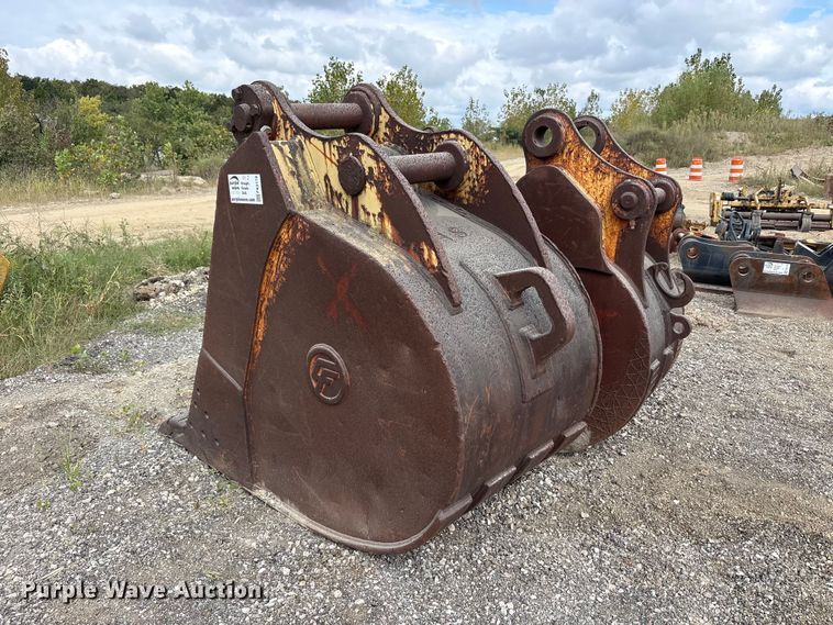 image for item FK2119 (2) Excavator buckets