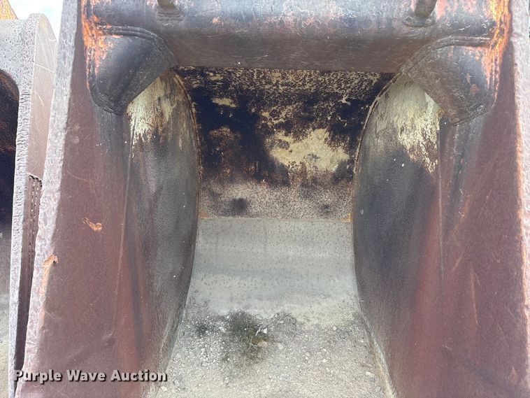 image for item FK2119 (2) Excavator buckets