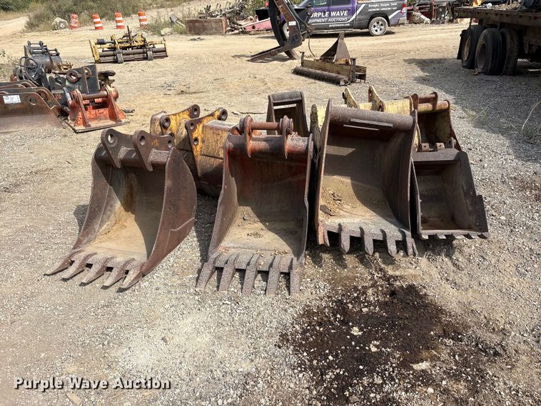 image for item FK2121 (8) Excavator buckets