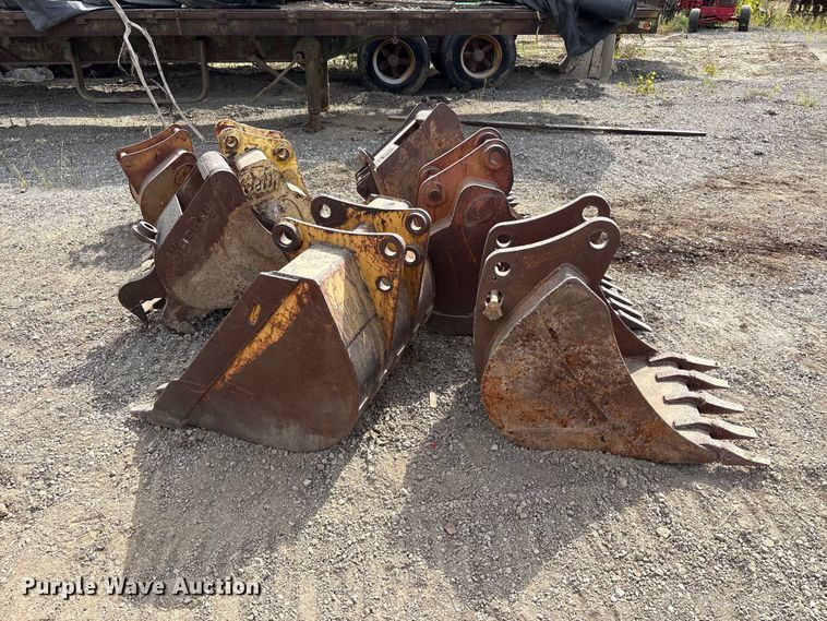 image for item FK2121 (8) Excavator buckets