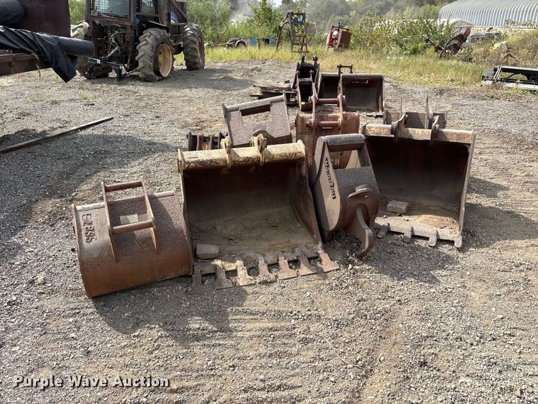 image for item FK2121 (8) Excavator buckets