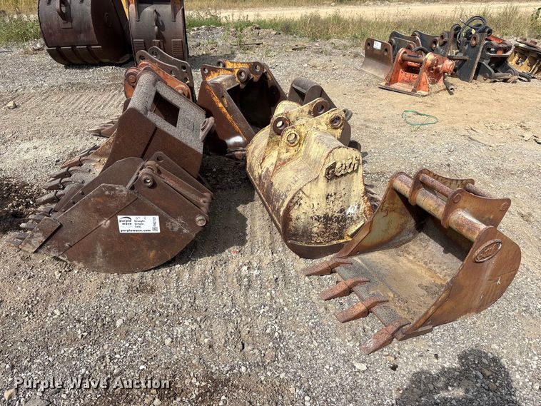 image for item FK2121 (8) Excavator buckets