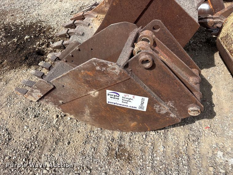 image for item FK2121 (8) Excavator buckets