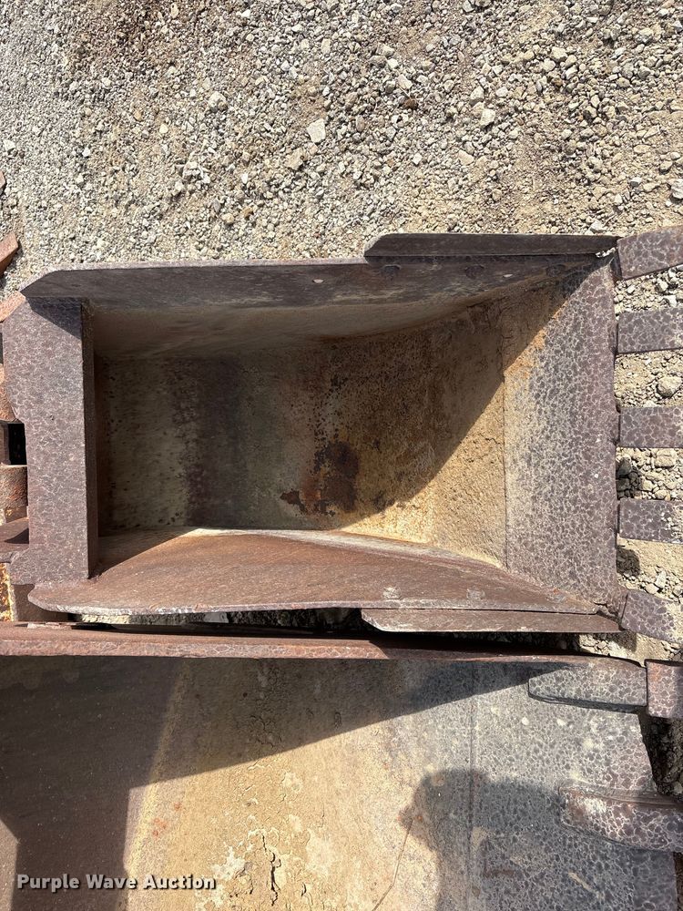 image for item FK2121 (8) Excavator buckets