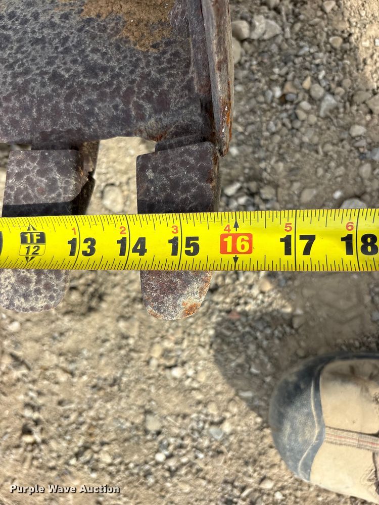 image for item FK2121 (8) Excavator buckets
