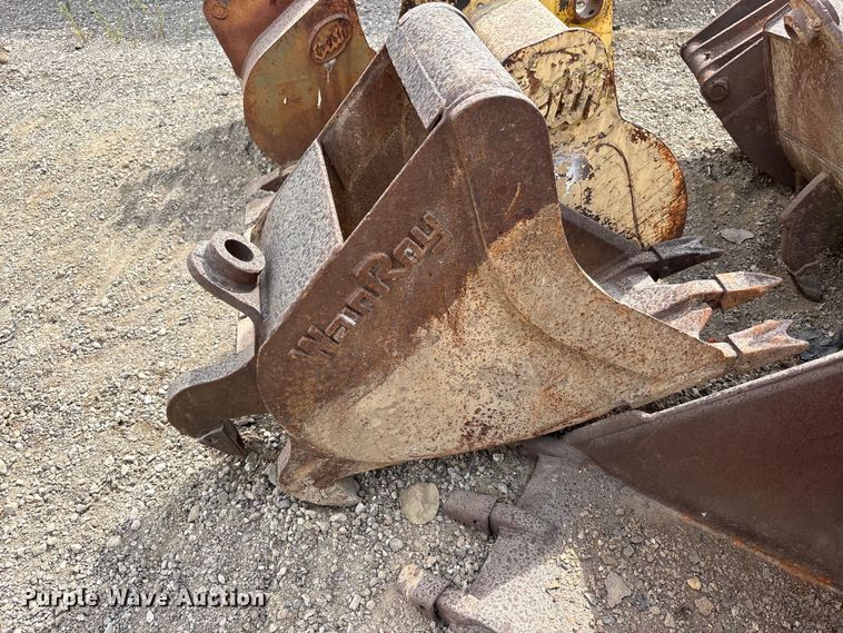 image for item FK2121 (8) Excavator buckets