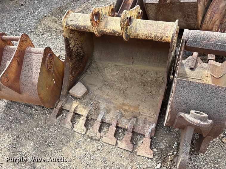 image for item FK2121 (8) Excavator buckets