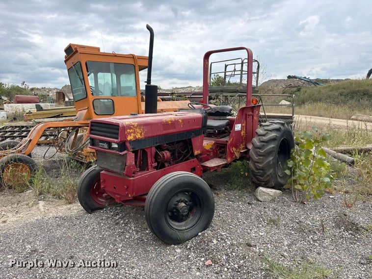 image for item FK2124 1988 Case IH 585 tractor