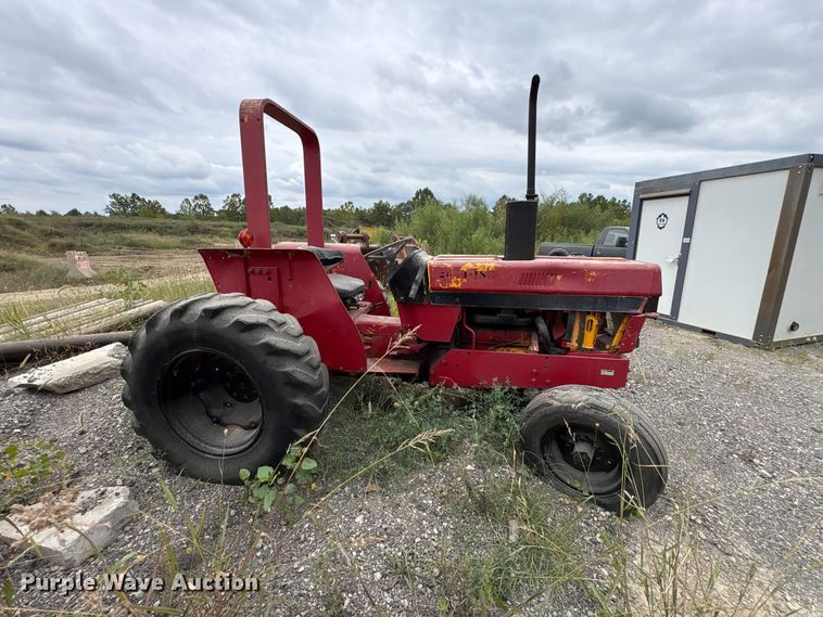 image for item FK2124 1988 Case IH 585 tractor